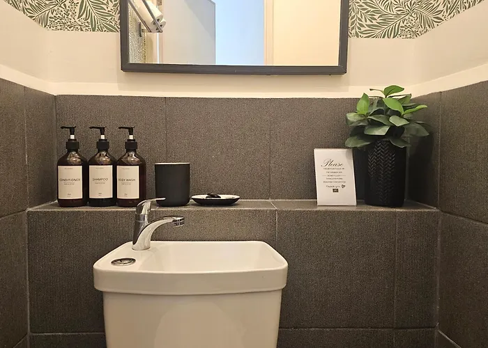 Aparthotel Entire Unit Classio De Condotel At Urban Deca Cubao 3*